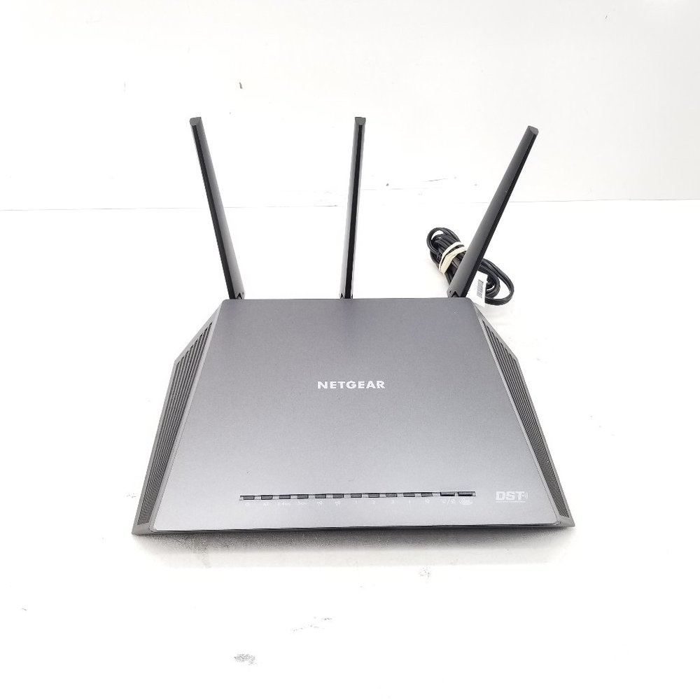 NETGEAR Nighthawk DST AC1900 Dual-Band Mesh Wi-Fi R7300 Router w/ Power Cord